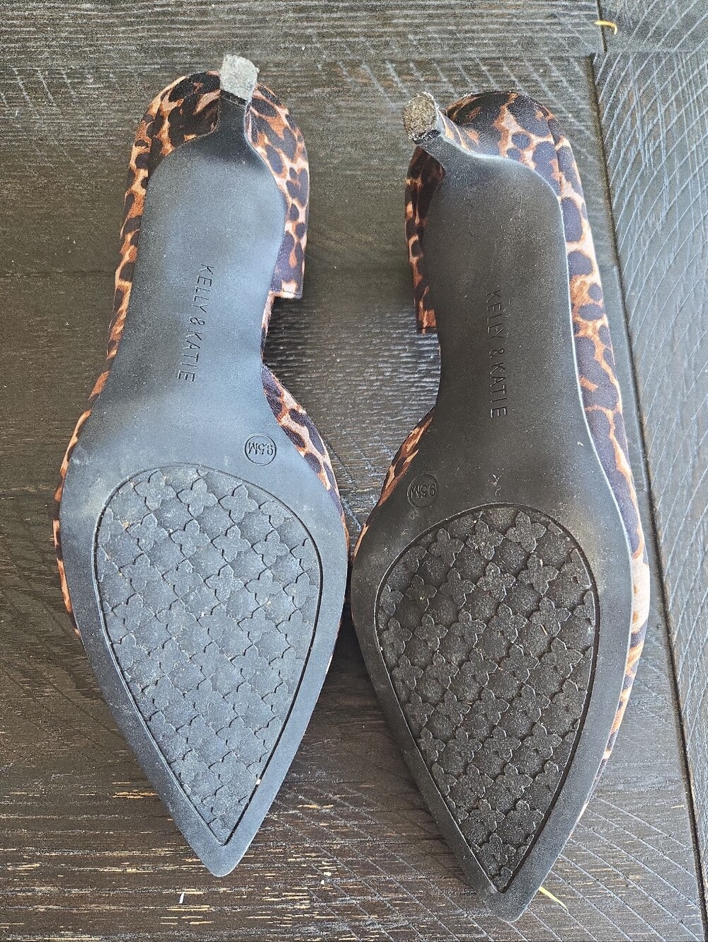 Kelly & Katie Relira Leopard Satin D’Orsay Pumps 9.5M - Picture 6 of 10